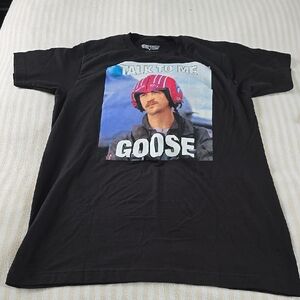 Top Gun Talk To Me Goose T-shirt Size:Medium